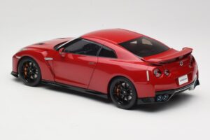 Nissan GT-R R35 Track Edition NISMO Vibrant Red MotorHelix 1:18 M83511 Pressofusione — immagine 7 di 8