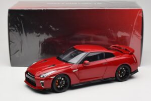 Nissan GT-R R35 Track Edition NISMO Vibrant Red MotorHelix 1:18 M83511 Pressofusione — immagine 8 di 8