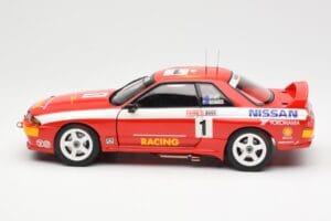 Nissan Skyline GT-R R32 #1 J. Richards / M. Skaife Bathurst 1000 Winner 1992 AUTOart 1:18 89279 Pressofusione — immagine 4 di 8