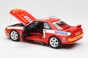 Nissan Skyline GT-R R32 #1 J. Richards / M. Skaife Bathurst 1000 Winner 1992 AUTOart 1:18 89279 Pressofusione — immagine 5 di 8