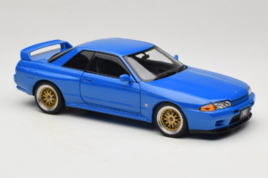 Nissan Skyline GT-R R32 V-Spec II Tuned Blu AUTOart 1:18 77415 Pressofusione — immagine 6 di 8