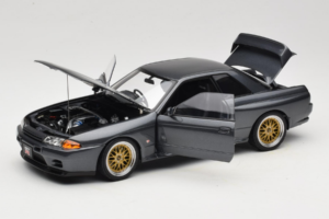 Nissan Skyline GT-R R32 V-Spec II Tuned Gun Grey Metallic AUTOart 1:18 77417 Pressofusione — immagine 2 di 8