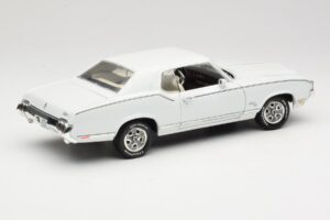 Oldsmobile Cutlass SX Bianco ERTL 1:18 33775 Pressofusione — immagine 3 di 8