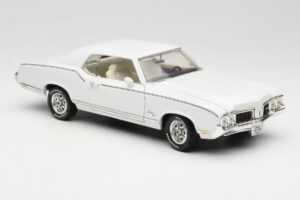 Oldsmobile Cutlass SX Bianco ERTL 1:18 33775 Pressofusione — immagine 6 di 8
