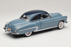 Oldsmobile 88 Blu Grease Auto World 1:18 AWSS103/06 Pressofusione — immagine 3 di 8
