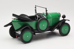Opel 4 PS Laubfrosch Verde MCG 1:18 MCG18050 Pressofusione — immagine 2 di 6