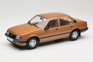 Opel Ascona C Berlina Beige Metallic MCG 1:18 MCG18459 Pressofusione