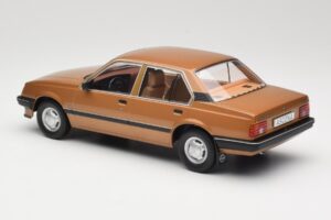 Opel Ascona C Berlina Beige Metallic MCG 1:18 MCG18459 Pressofusione — immagine 5 di 6
