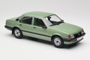 Opel Ascona C Metallic Light Green MCG 1:18 MCG18458 Pressofusione — immagine 4 di 6