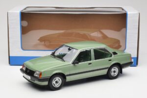 Opel Ascona C Metallic Light Green MCG 1:18 MCG18458 Pressofusione — immagine 6 di 6