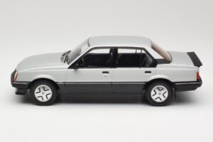 Opel Ascona C SR Argento MCG 1:18 MCG18460 Pressofusione — immagine 3 di 6