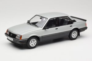 Opel Ascona C SR Argento MCG 1:18 MCG18460 Pressofusione