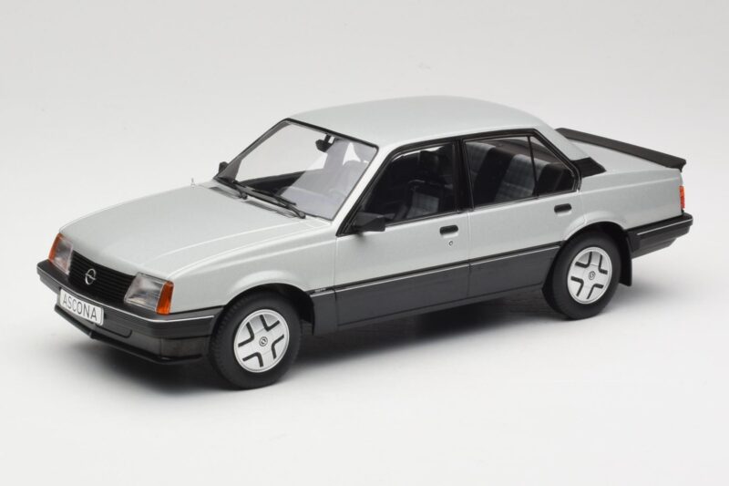 Opel Ascona C SR Argento MCG 1:18 MCG18460 Pressofusione