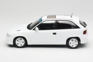 Opel Astra F GSi Blanc Casablanca Norev 1:18 183673 Pressofusione — immagine 3 di 6