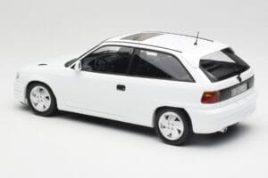 Opel Astra F GSi Blanc Casablanca Norev 1:18 183673 Pressofusione — immagine 5 di 6