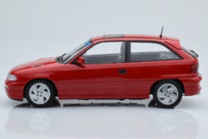 Opel Astra F GSi Rosso Norev 1:18 183672 Pressofusione — immagine 3 di 6