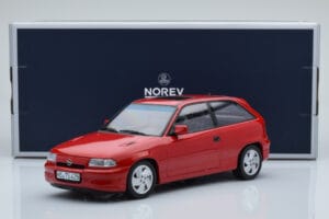 Opel Astra F GSi Rosso Norev 1:18 183672 Pressofusione — immagine 6 di 6