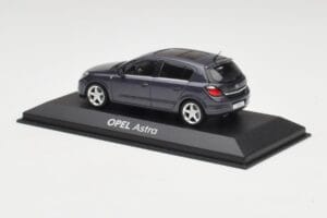 Opel Astra H Blu Scuro Minichamps 1:43 B24910027-A1 Pressofusione — immagine 3 di 4