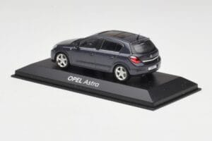 Opel Astra H Grigio Minichamps 1:43 B24910027A Pressofusione — immagine 3 di 4
