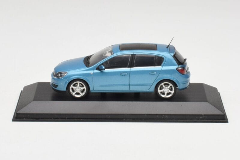 Opel Astra H Azzurro Minichamps 1:43 400043001 Pressofusione