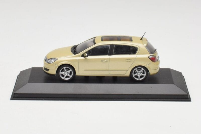 Opel Astra H Giallo Metallizzato Minichamps 1:43 403043003 Pressofusione