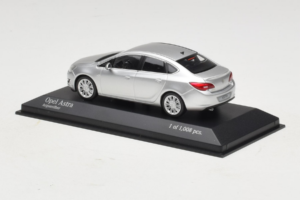 Opel Astra J Argento Minichamps 1:43 410042000 Pressofusione — immagine 3 di 5