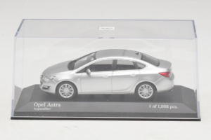 Opel Astra J Argento Minichamps 1:43 410042000 Pressofusione — immagine 4 di 5