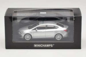 Opel Astra J Argento Minichamps 1:43 410042000 Pressofusione — immagine 5 di 5