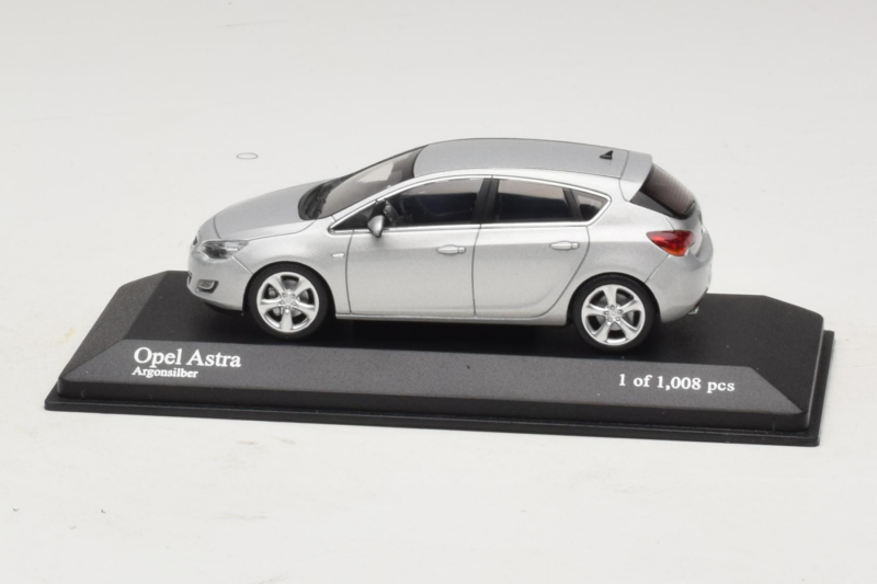 Opel Astra J Argento Minichamps 1:43 400049000 Pressofusione