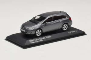 Opel Astra J Sports Tourer Minichamps 1:43 400049014 Pressofusione — immagine 2 di 4