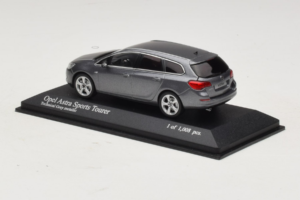 Opel Astra J Sports Tourer Minichamps 1:43 400049014 Pressofusione — immagine 3 di 4