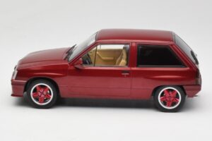 Opel Corsa A Custom Rosso MCG 1:18 MCG18433 Pressofusione — immagine 3 di 6