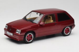Opel Corsa A Custom Rosso MCG 1:18 MCG18433 Pressofusione