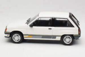 Opel Corsa A Sprint Bianco MCG 1:18 MCG18432 Pressofusione — immagine 3 di 6
