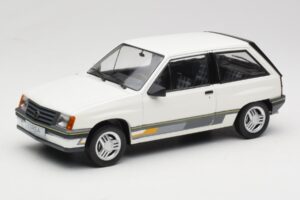 Opel Corsa A Sprint Bianco MCG 1:18 MCG18432 Pressofusione