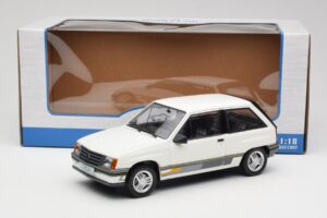 Opel Corsa A Sprint Bianco MCG 1:18 MCG18432 Pressofusione — immagine 6 di 6
