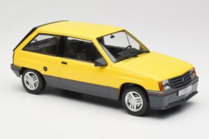 Opel Corsa A SR Giallo MCG 1:18 MCG18431 Pressofusione — immagine 4 di 6