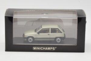 Opel Corsa A Swing Verde Minichamps 1:43 400045002 Pressofusione — immagine 4 di 4