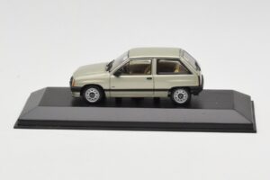 Opel Corsa A Swing Verde Minichamps 1:43 400045002 Pressofusione