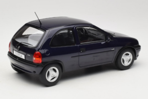 Opel Corsa B Dark Blue Metallic MCG 1:18 MCG18905 Pressofusione — immagine 2 di 6