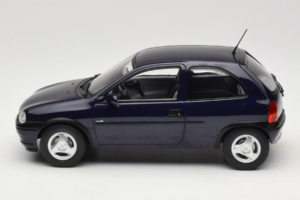 Opel Corsa B Dark Blue Metallic MCG 1:18 MCG18905 Pressofusione — immagine 3 di 6