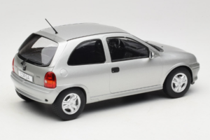 Opel Corsa B Grey Metallic MCG 1:18 MCG18515 Pressofusione — immagine 2 di 6