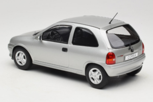 Opel Corsa B Grey Metallic MCG 1:18 MCG18515 Pressofusione — immagine 5 di 6