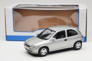 Opel Corsa B Grey Metallic MCG 1:18 MCG18515 Pressofusione — immagine 6 di 6