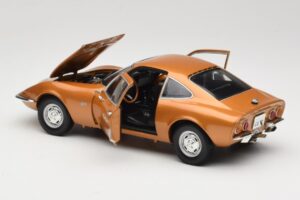 Opel GT Oro Minichamps 1:18 180049025 Pressofusione — immagine 5 di 8