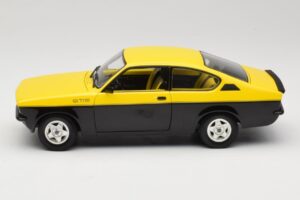 Opel Kadett C GT/E Giallo & Nero Minichamps 1:18 180045521 Pressofusione — immagine 4 di 8