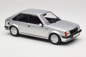Opel Kadett D GTE Argento MCG 1:18 MCG18533 Pressofusione — immagine 4 di 6