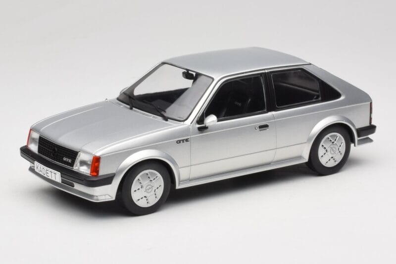 Opel Kadett D GTE Argento MCG 1:18 MCG18533 Pressofusione