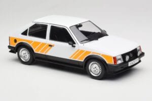 Opel Kadett D SR Bianco con Decor Giallo MCG 1:18 MCG18534 Pressofusione — immagine 4 di 6