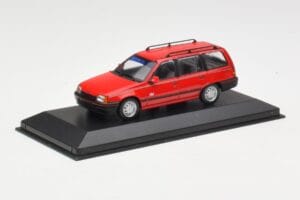 Opel Kadett E Club Station Wagon Rosso Minichamps 1:43 400045910 Pressofusione — immagine 3 di 3